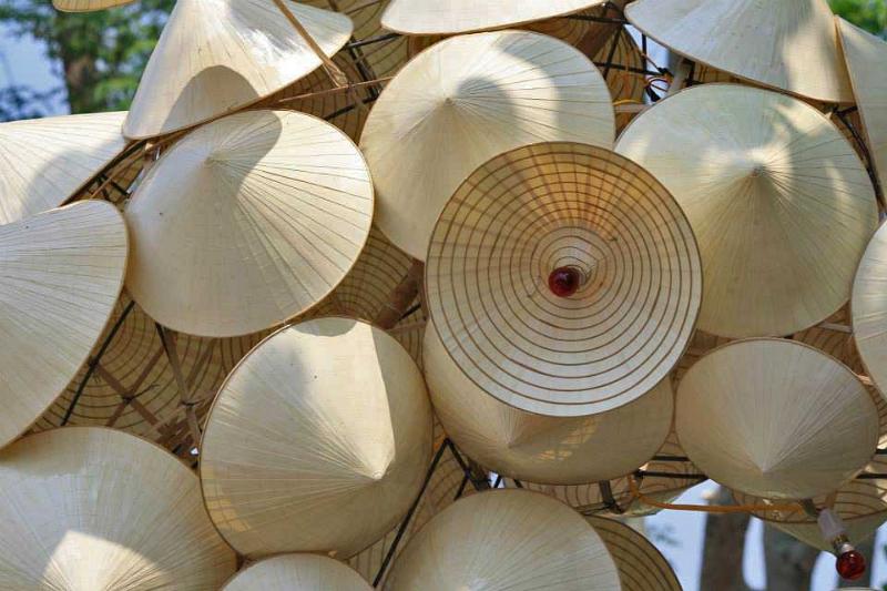 Hats for the lantern festival, Hue 166