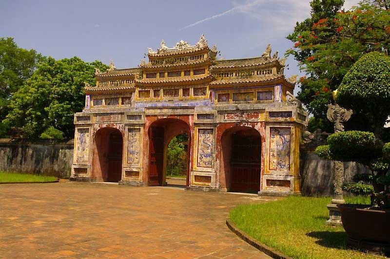 gate-forbidden-citadel-hue-vietnam