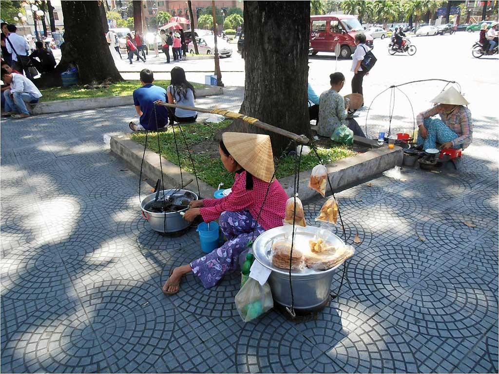street-cooking-saigon-ho-chi-minh-city