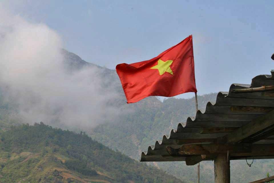 vietnam-flag-sapa