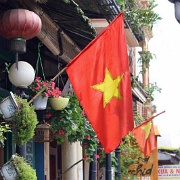vietnamese-flag-sapa.jpg