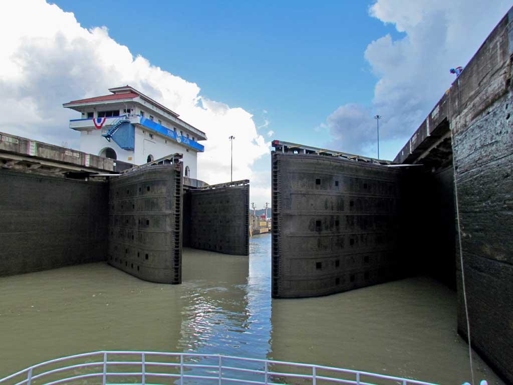 Double lock system, Panama Canal 87204