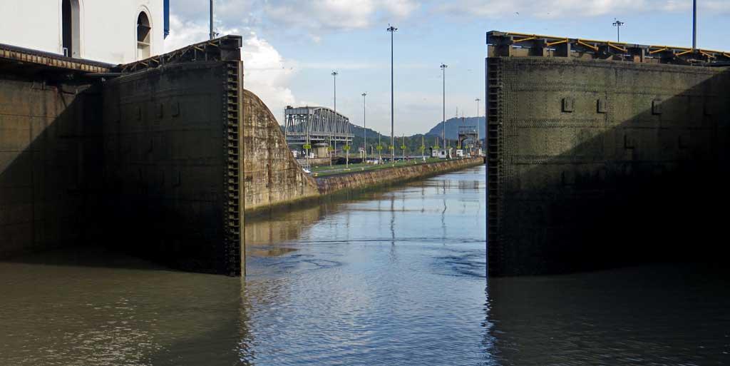 Miraflores Locks, Panama Canal 8263