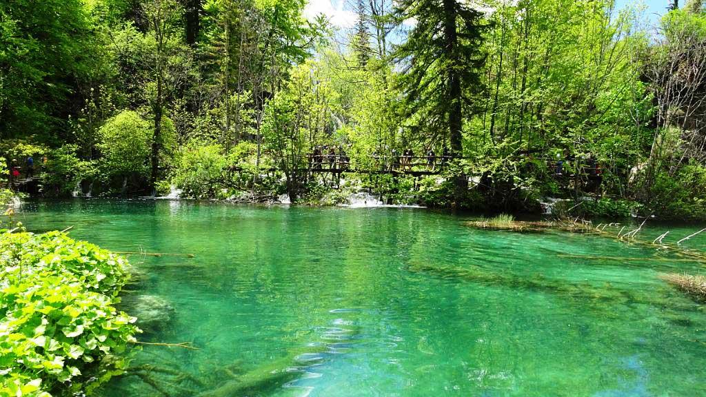 plitvice-lakes-emerald-pool