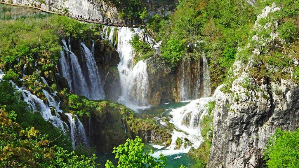 veliki-waterfall-trail-plitvice-croatia