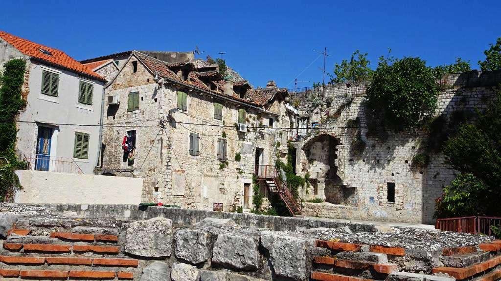 apartments-in-diocletians-palace-roman-ruin-split-croatia