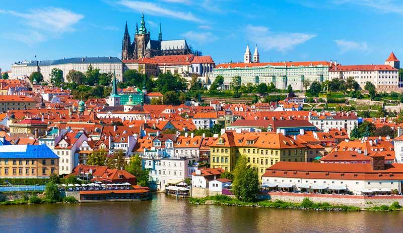 Vltava River, St.Vitus Cathedral, Prague 16165702