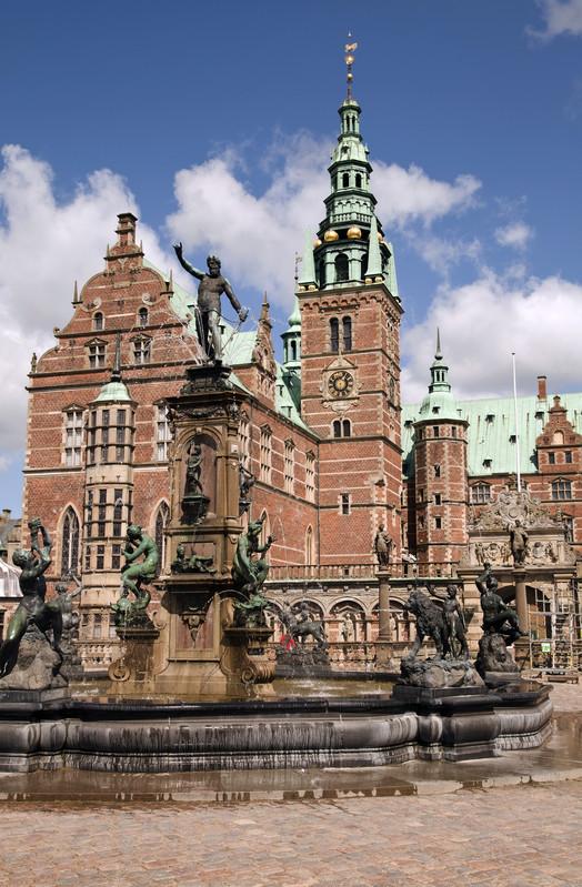 Frederiksborg Castle, Copenhagen9833263