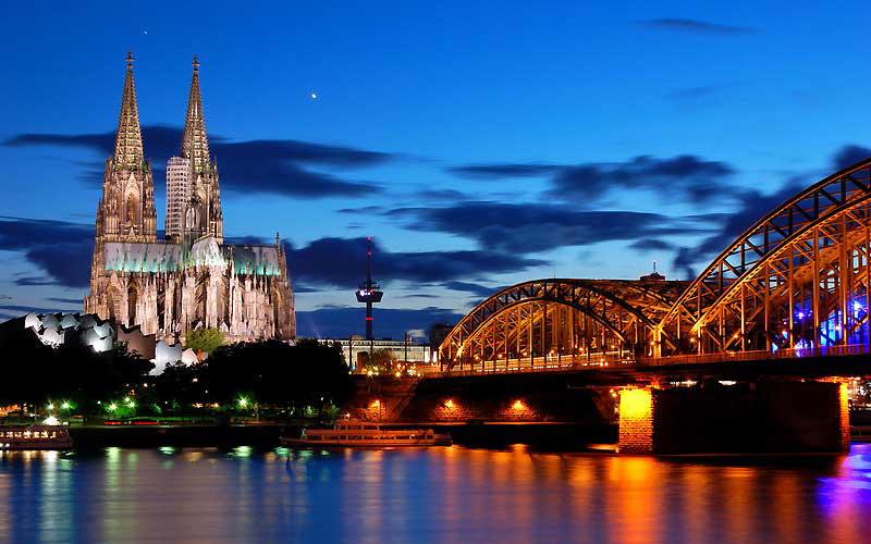 Cathedral and Hohenzollern Bridge, Cologne 5328673