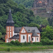 Clemenskapelle in front of Reichenstein Castle.jpg