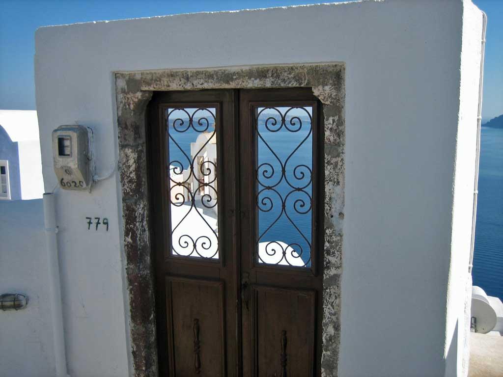 Gate to house below, Oia, Santorini 9d