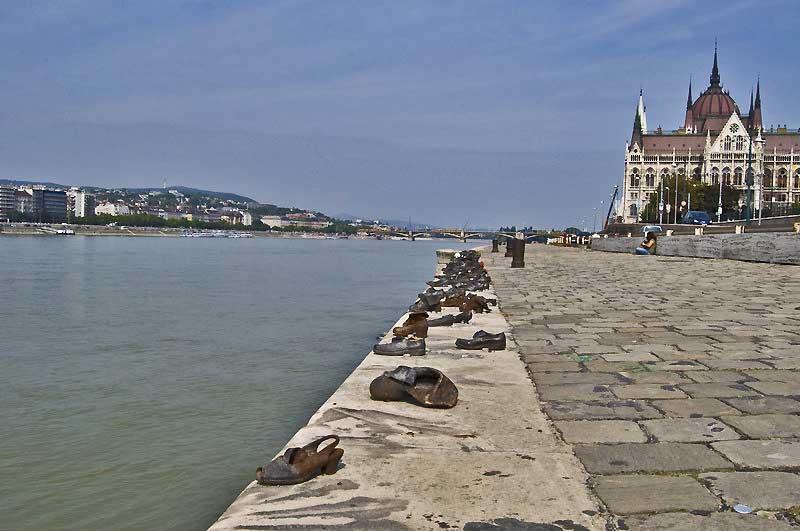 Shoes on Danube Promenade honor Jews killed, Budapest 4037232