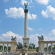 Heroes' Square in Budapest.jpg