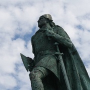 Leifur Eiriksson statue, Reykjavik.jpg