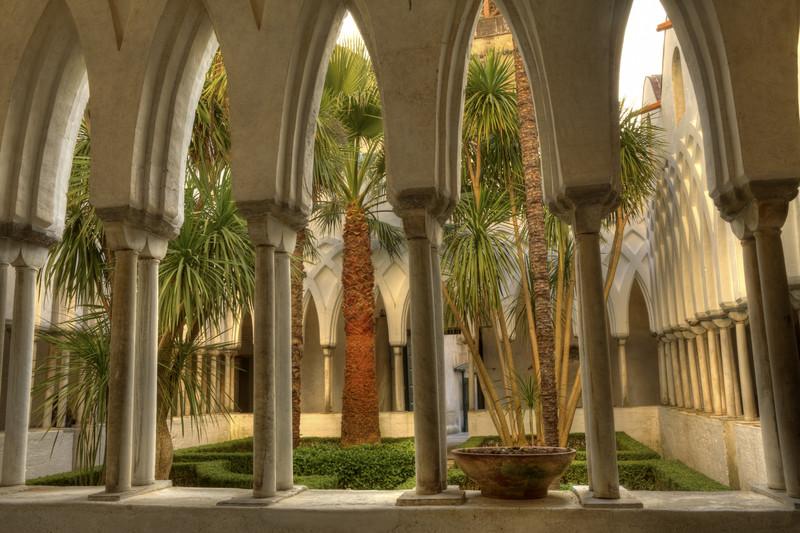 cloister-of-paradise-amalfi-cathedral