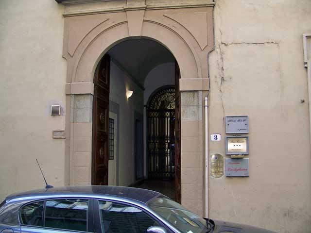 entrance-residenza-castiglioni-florence