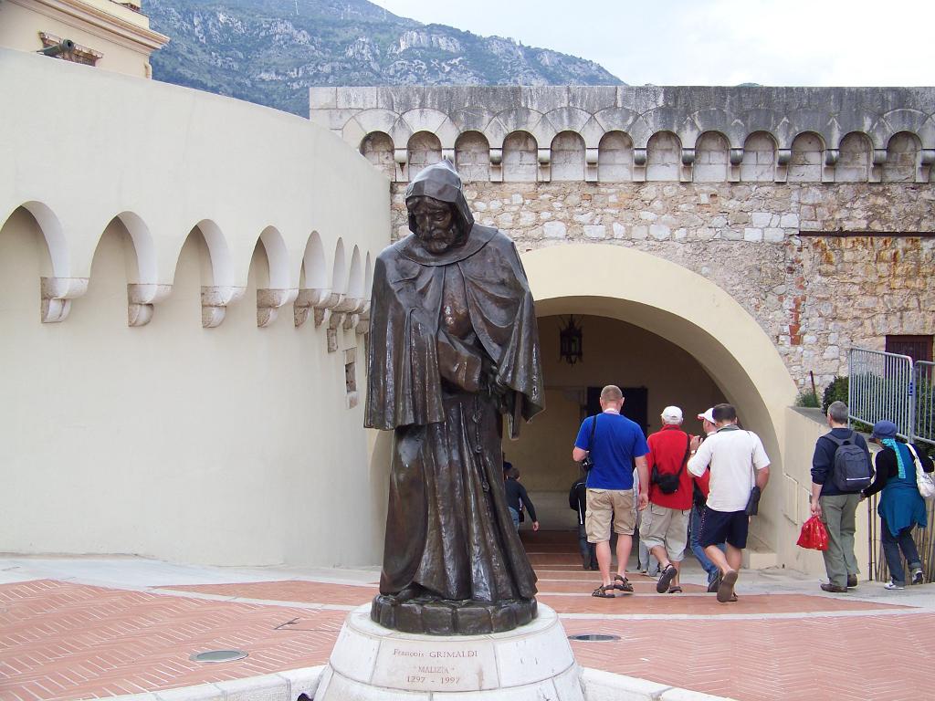 Statue of Grimaldi, founder of Monaco 0118