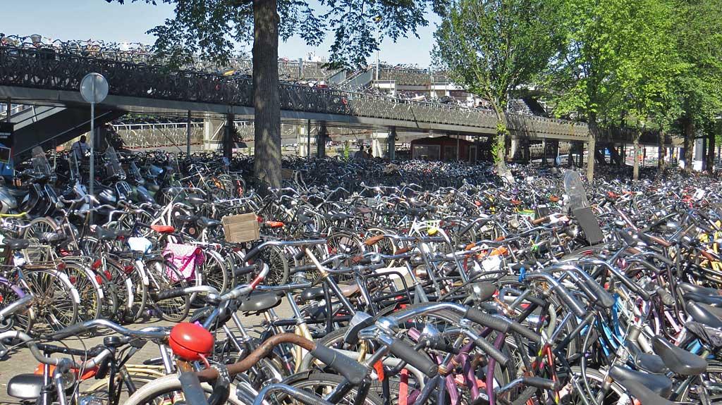 Amsterdam Centraal Bikes