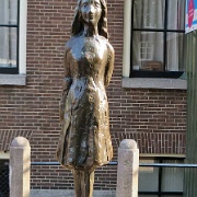 Anne Frank Statue.jpg