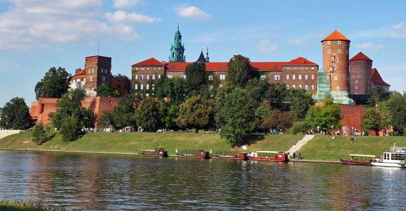 Wawel Castle in Krakow, Poland 15718215