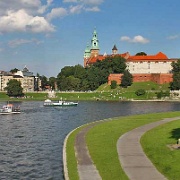 Vistula River and Wawel Castle in Cracow, Poland 8945685.jpg