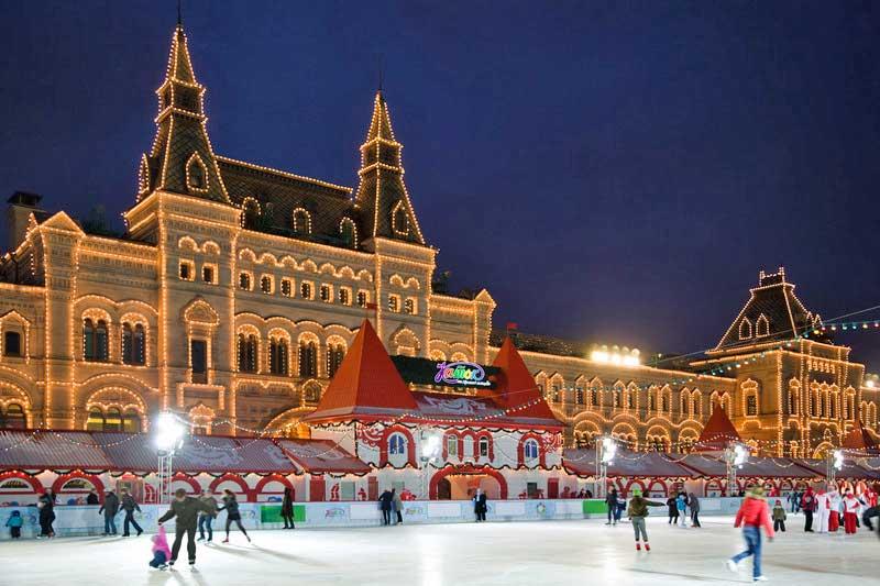 Skating rink at GUM Trading in Red Square 110