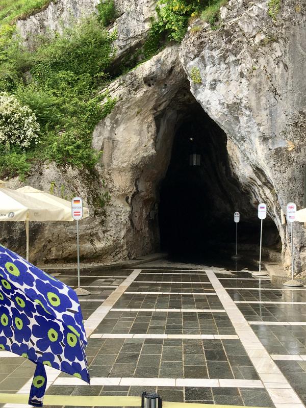postanja-cave-entrance
