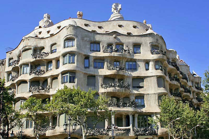 Gaudi's Casa Mila in Barcelona 0390451