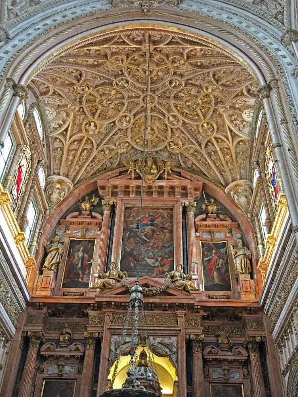 altar-mosque-cathedral-cordoba-spain