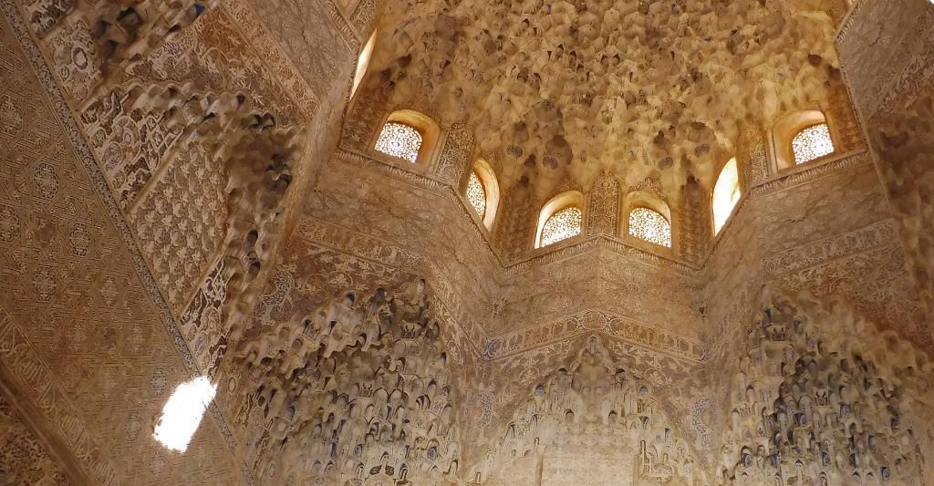 muqarnas-ceiling-alhambra-granada