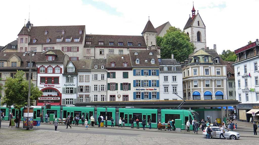 Barfussen Square, Basel