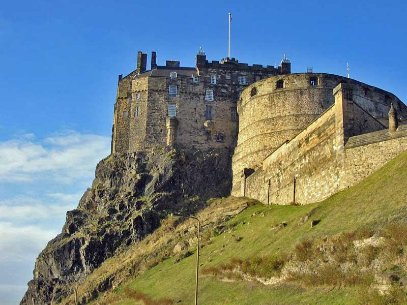 Edinburgh Castle from the south 0246000