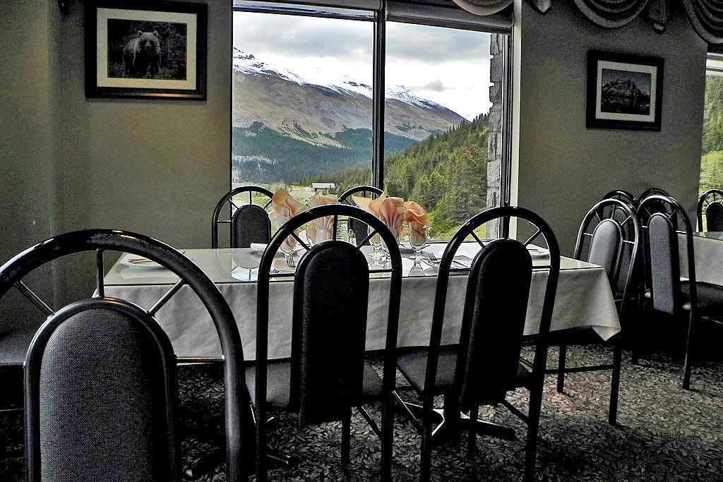 Glacier View Inn, Jasper National Park 7