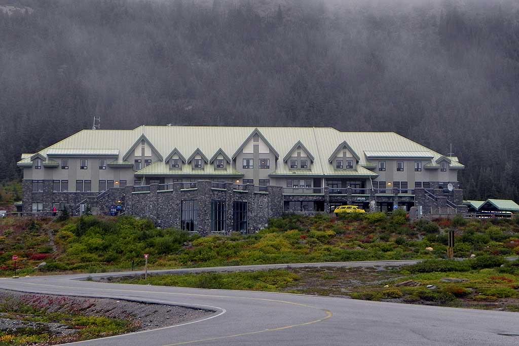 Glacier View Inn, Jasper National Park 9