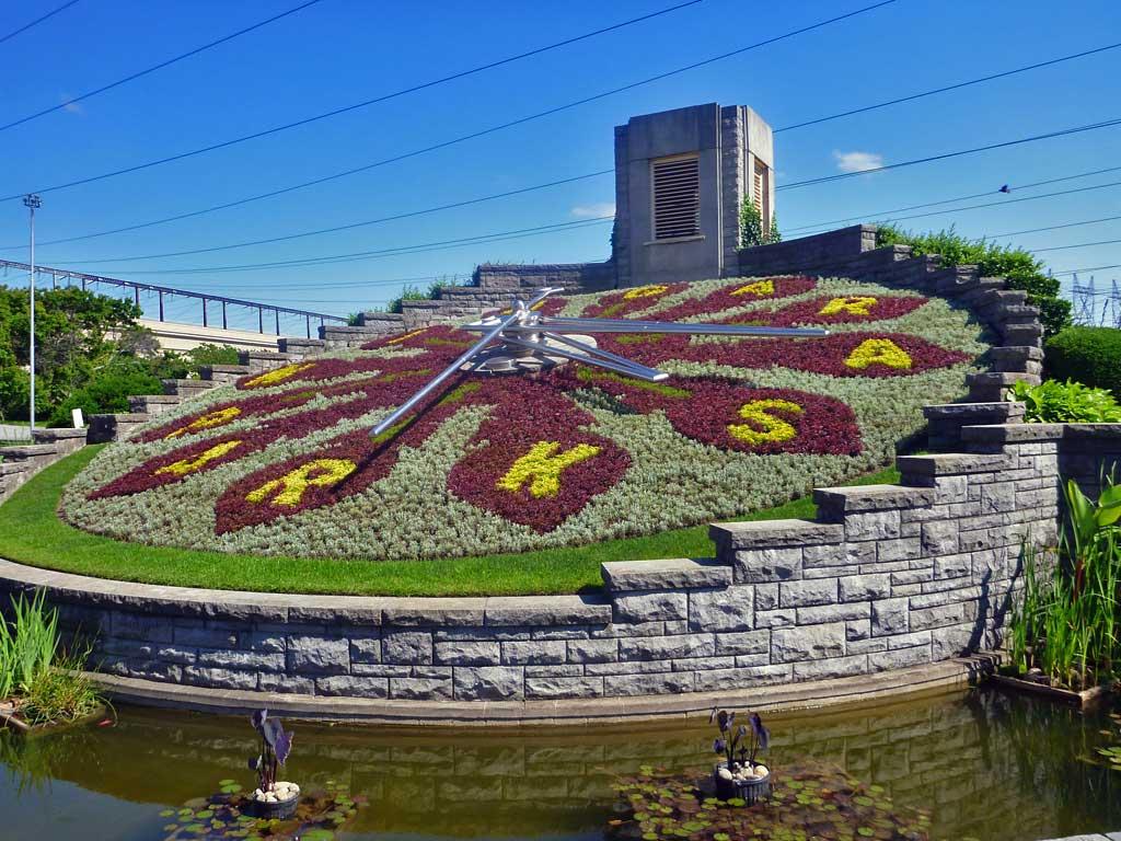 Floral Clock, north of Niagara Falls 62