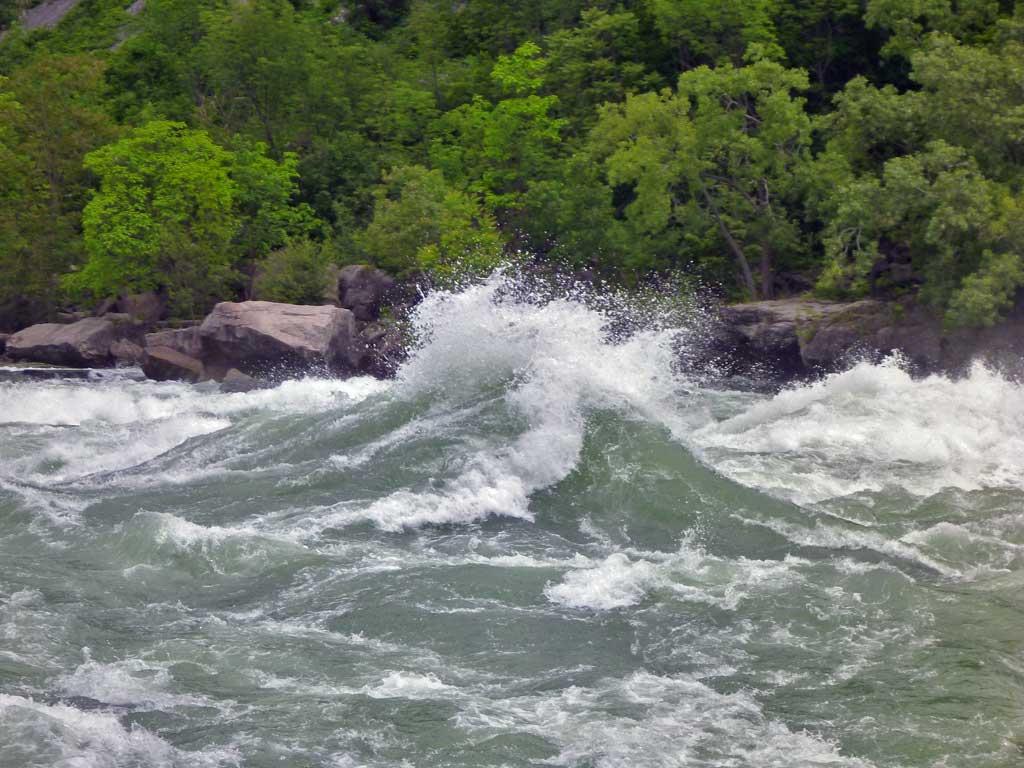 Niagara River Class 6 rapids 54