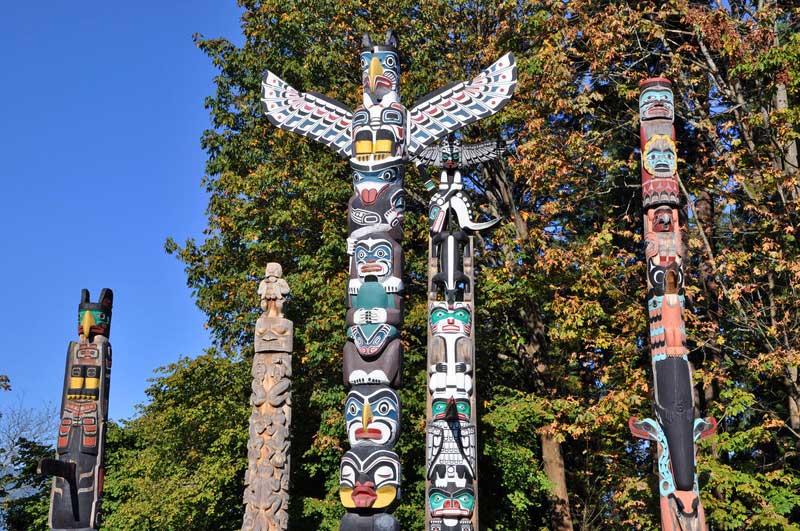 Totem Poles, Stanley Park, Vancouver, BC 5420129