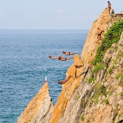 Acapulco cliff divers 43895199_S.jpg