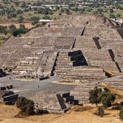 Pyramid of the Moon, Teotihuacan 5190330.jpg