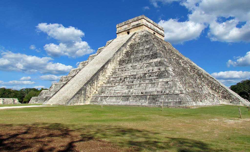 El Castillo, Pyramid of Kukulkan, Chichen Itza, Mexico 10