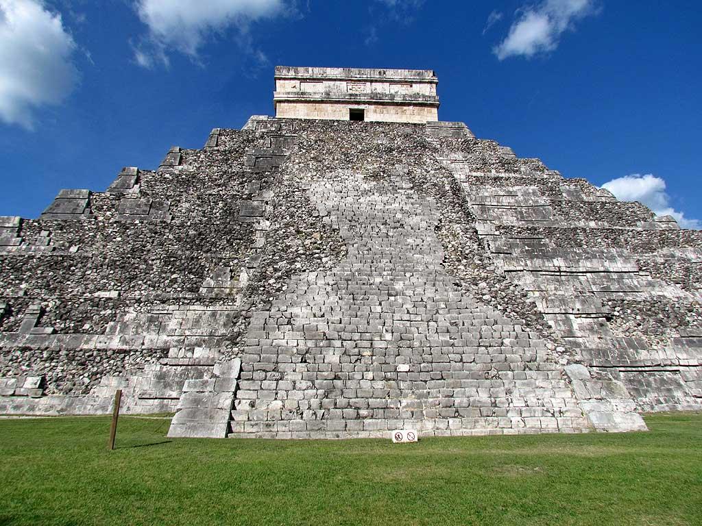 El Castillo, Pyramid of Kukulkan, Chichen Itza, Mexico 11
