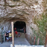 Entrance to Cenote Hubiku 02.JPG