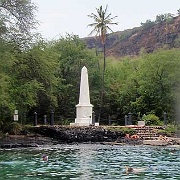 Captain James Cook killed in Kealakekua Bay 2.jpg