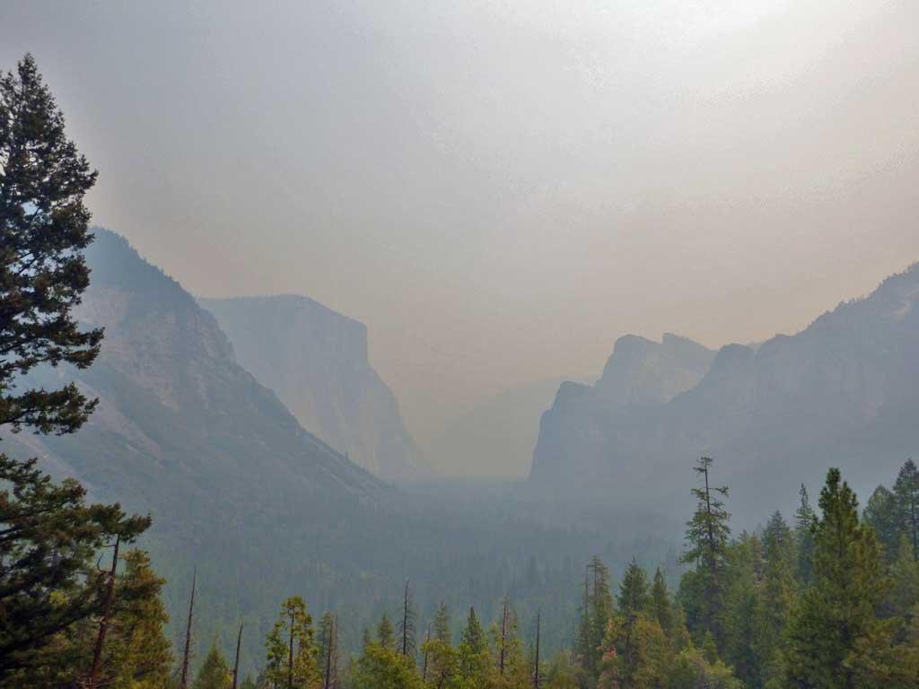 Classical Tunnel View of Yosemite, spolied by Rim Fire 1000474