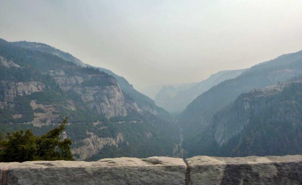 Smoky approach to Yosemite Valley, Rim Fire 2013 1000411