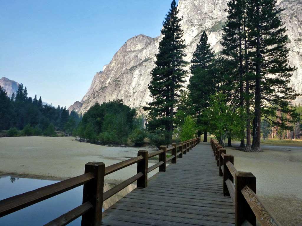 Swinging Bridge doesn't swing, Yosemite Valley 1000425