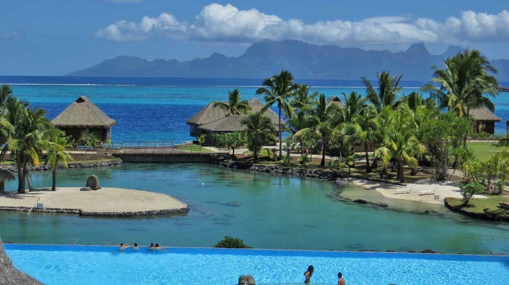 InterContinental Tahiti tropical fish lagoon and infinity pool