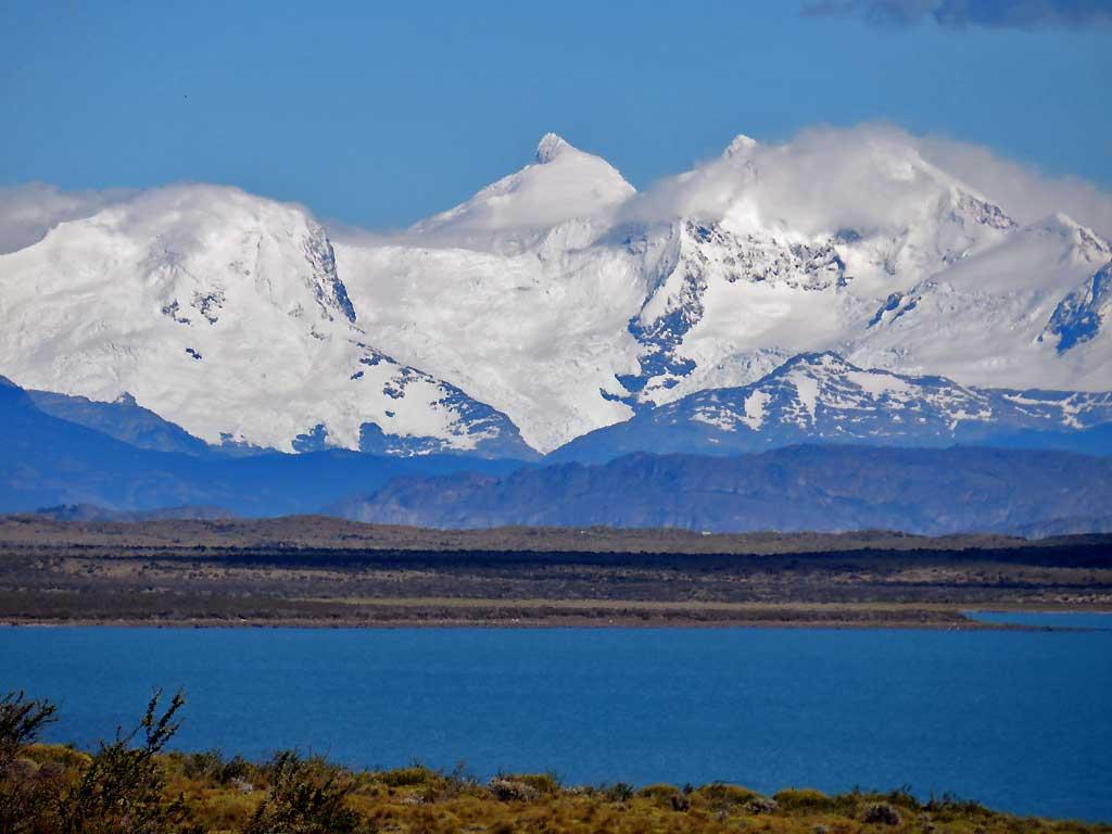 Andes and Lago Argentino en route to Perito Moreno 0540