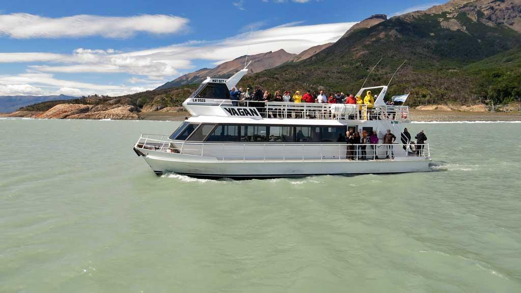 Perito Moreno from tour boat 8092