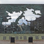 Malvinas Monument, Ushuaia.jpg